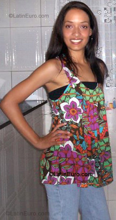 Date this gorgeous Brazil girl Fernanda- from Sao Paulo B-124