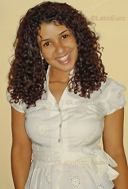 Date this passionate Brazil girl Leila from Rio de Janeiro B-150