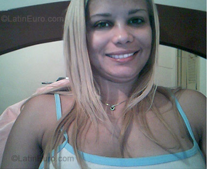 Date this lovely Brazil girl Kelly from Sao Paulo B-161