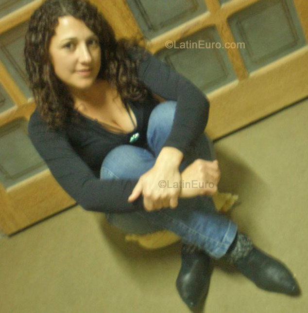 Date this sultry Brazil girl Rosimeri from Tubaraoa BR4046