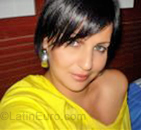 Date this pretty Brazil girl Elaine from Goiania B-183