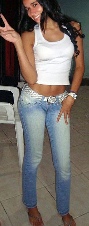 Date this delightful Brazil girl Aglaupi from Rio de Janeiro B-220