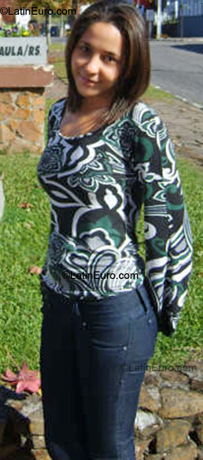 Date this funny Brazil girl Damiana from  B-280