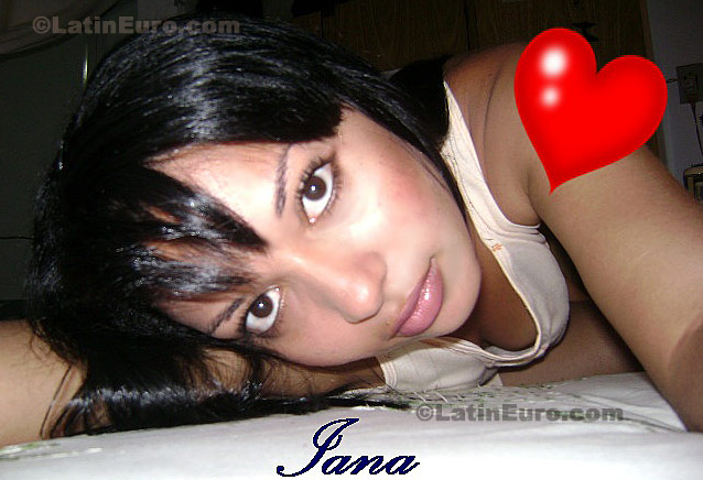 Date this fun Brazil girl Iana from Quixada B-6