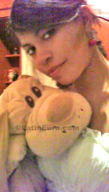 Date this nice looking Brazil girl Renilda from Dourados BR4075