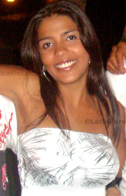 Date this funny Brazil girl Fernanda from Montes Claros B-79