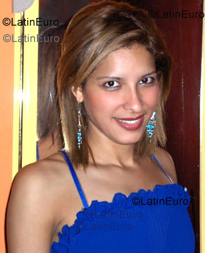 Date this pretty Brazil girl Ester from Goiania B1007