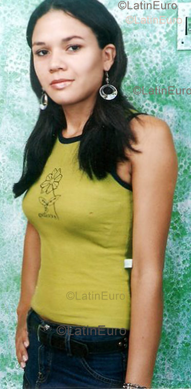 Date this sensual Brazil girl B1012 from Araguaina B1012