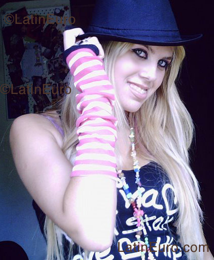 Date this hot Brazil girl May from Joao Pessoa B1156