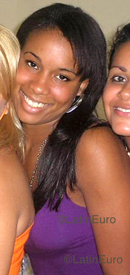 Date this funny Brazil girl Caroline from Rio de Janeiro B1158
