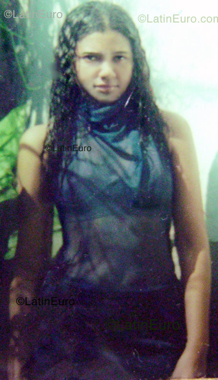 Date this happy Brazil girl Francinete from Teresina B1201