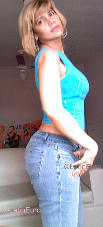 Date this beautiful Brazil girl Lindlaura from Recife B1214