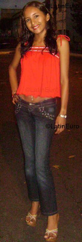 Date this foxy Brazil girl Fernanda from Tabatinga B1279