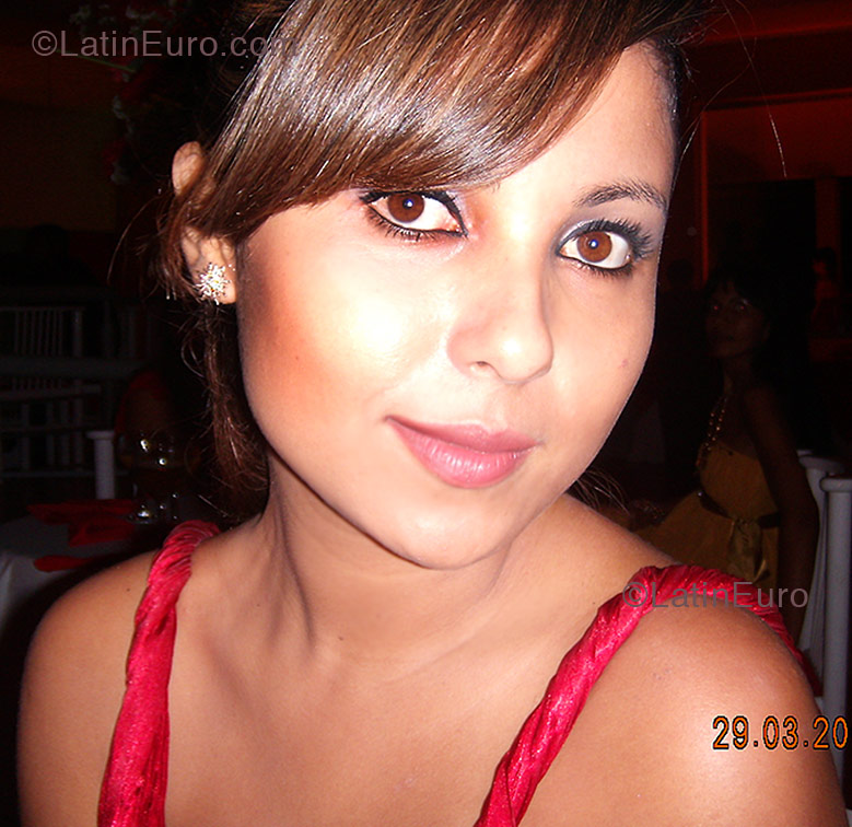 Date this exotic Brazil girl Juliana from Goiania B1286