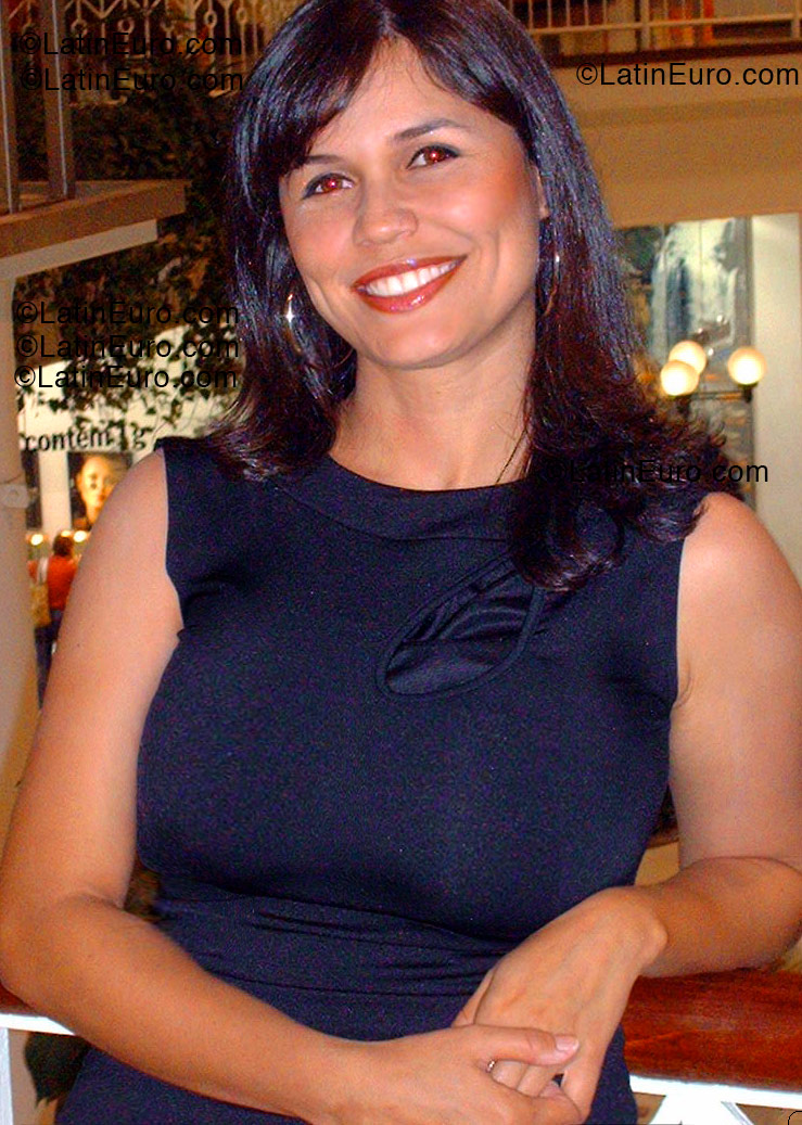 Date this passionate Brazil girl Elizabeth from Belo Horizonte B1339