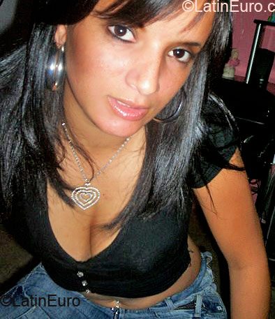 Date this good-looking Brazil girl Ludimilly from Vitoria Da Conquista B1392