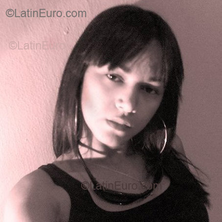 Date this beautiful Brazil girl Debora from Pesqueira B1441