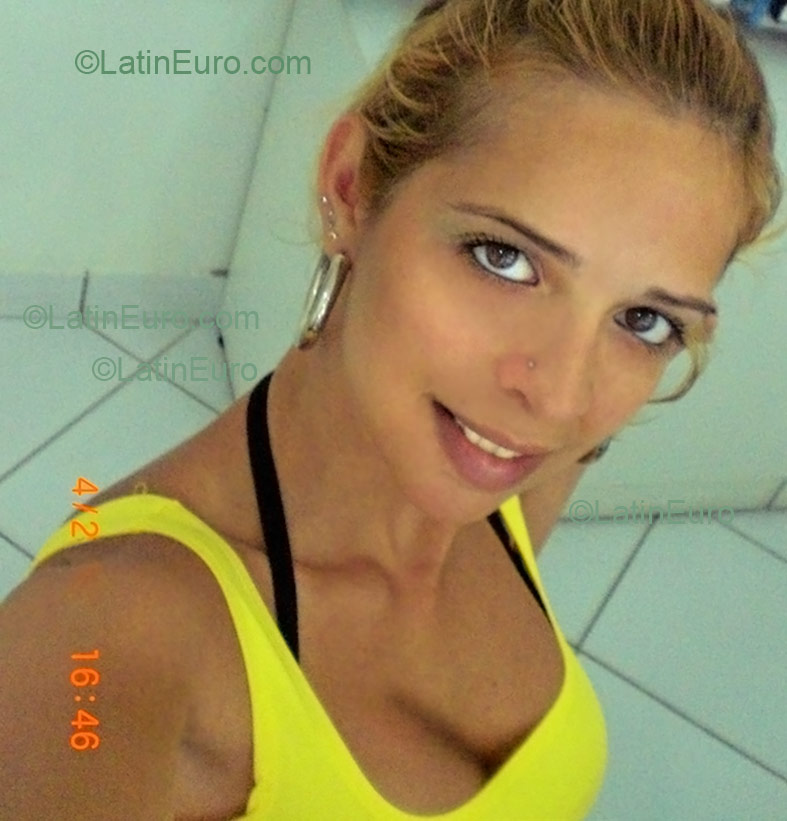 Date this cute Brazil girl Priscilla from Sao Mateus B1464