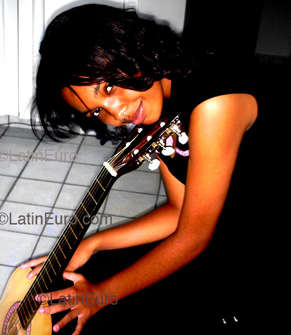 Date this exotic Brazil girl Lidia from Parnamirim B1527