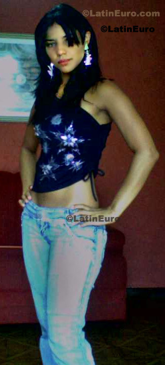 Date this pretty Brazil girl Sandra from Volta Redomda B153