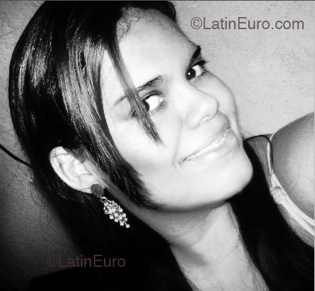 Date this passionate Brazil girl Kelly from Cuiaba B1570