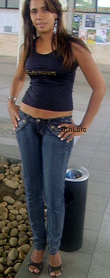 Date this funny Brazil girl Edily from Feira de Santana B1614