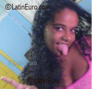 Date this stunning Brazil girl Thamires from Ilheus B1635