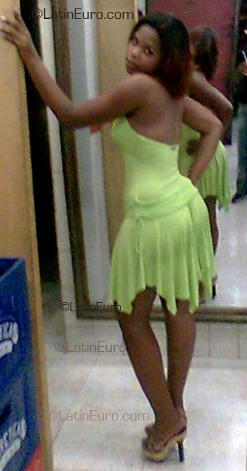 Date this fun Brazil girl Amanda from Duque de Caxias B1750