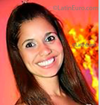 Date this funny Brazil girl Paola from Vitoria B1782