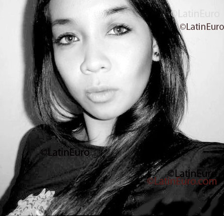 Date this hot Brazil girl Sathy from  B1819