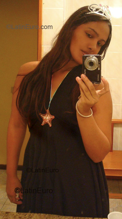 Date this tall Brazil girl Kamilla from Maraba B1846