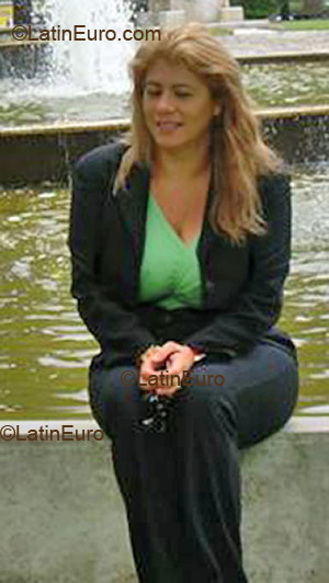 Date this cute Brazil girl Mara from Goiania B1864