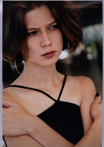 Date this happy Brazil girl Marielle from Bebedouro B1883