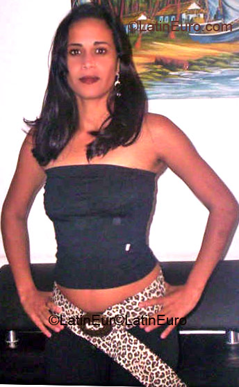 Date this stunning Brazil girl Pollyana from Belo Horizonte B2005