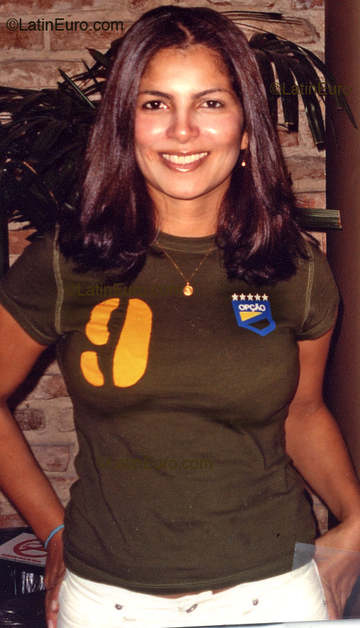 Date this good-looking Brazil girl Eliane from Recife B2058