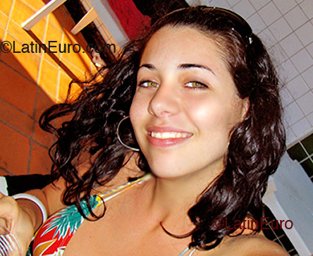 Date this foxy Brazil girl Robertinha from Vitoria B2074
