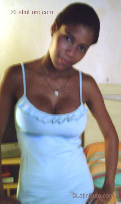 Date this passionate Brazil girl Lucimar from Rio de Janeiro B2165