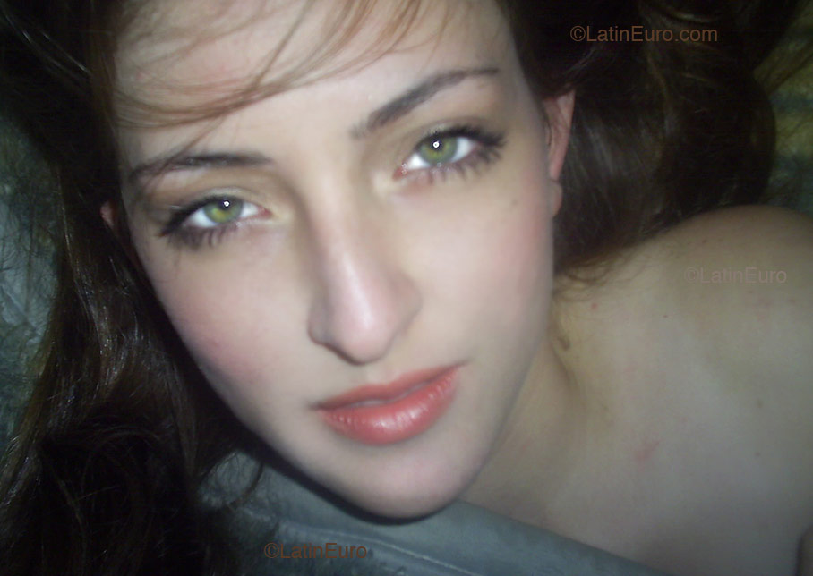 Date this cute Brazil girl Aline from  B2167