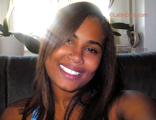 Date this cute Brazil girl Dalete from  B2237