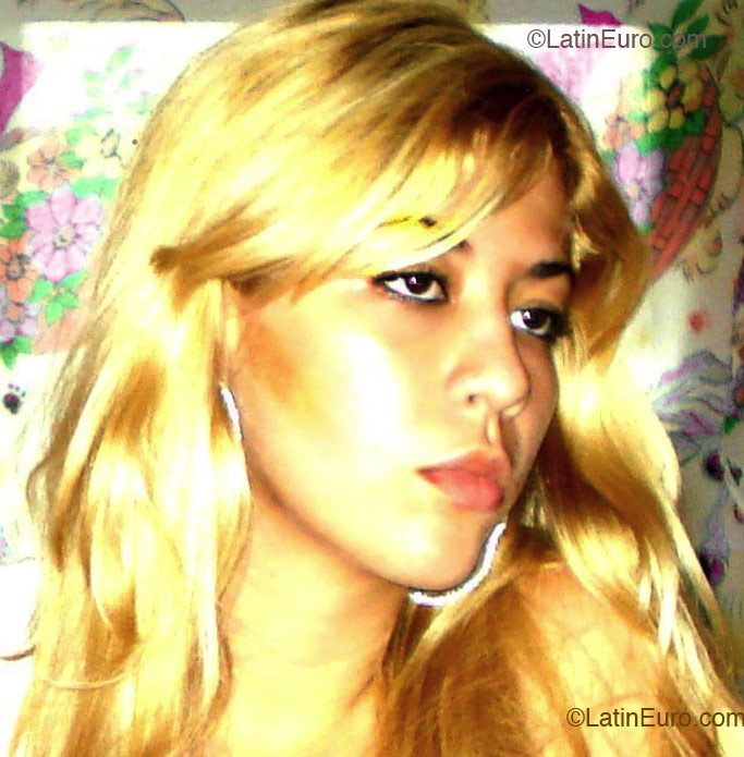 Date this sultry Brazil girl Amira from Rio Branco B2302