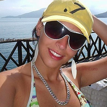 Date this fun Brazil girl Anna from RIO DE JANEIRO B2315