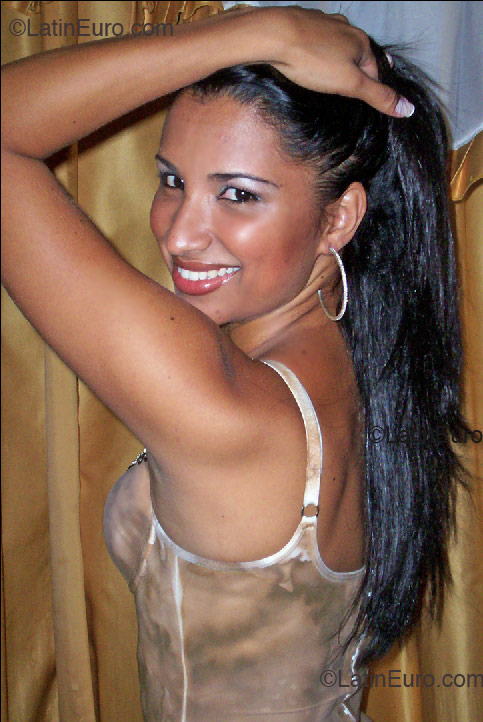 Date this beautiful Brazil girl Alessandra from  B2337