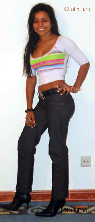 Date this stunning Brazil girl Viviane from FORTALEZA B2340