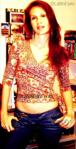 Date this lovely Brazil girl Maira from RIO DE JANEIRO B2346