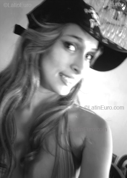 Date this hot Brazil girl Davidhia from RECIFE B2448