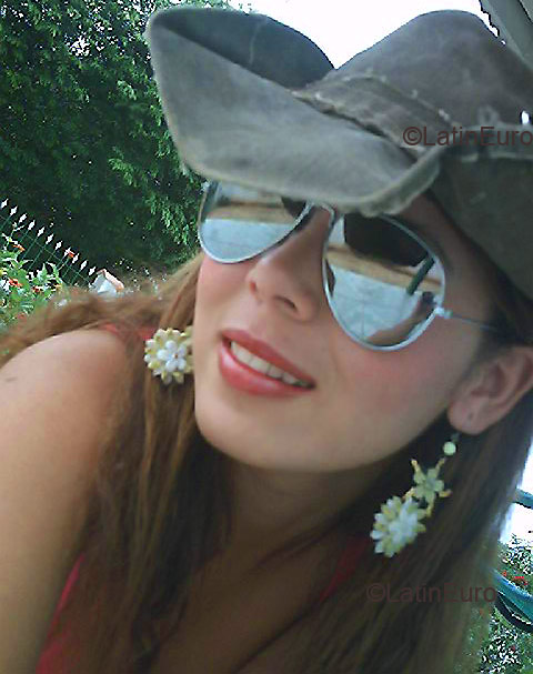 Date this georgeous Brazil girl Fernanda- from  B2465