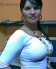 Date this hard body Brazil girl Edneia from Cuiaba B2495