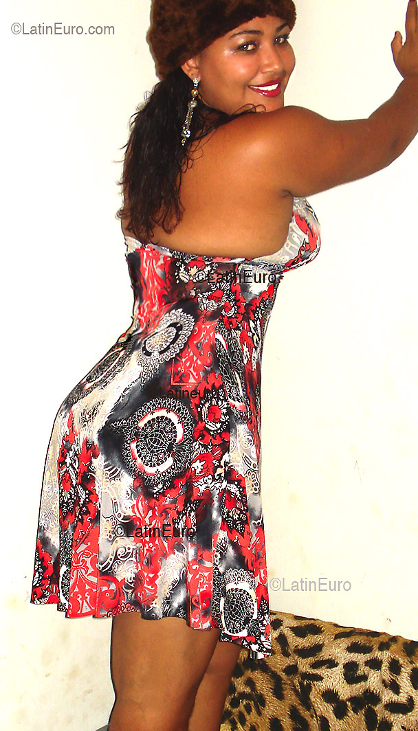 Date this georgeous Brazil girl Thalita from MANTENA B2624