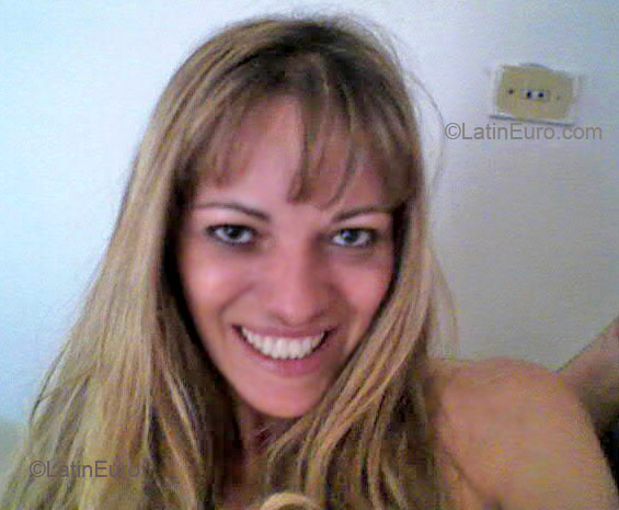 Date this cute Brazil girl Silvia from SAO PAULO B2665