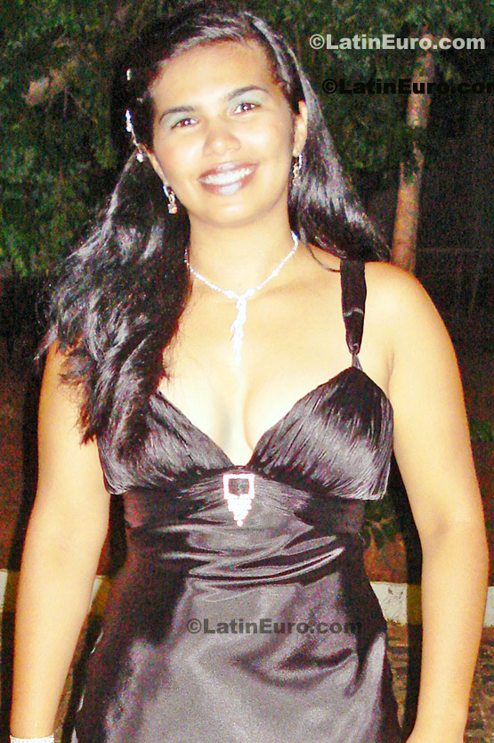 Date this happy Brazil girl Fabiana from Cajazeiras B267